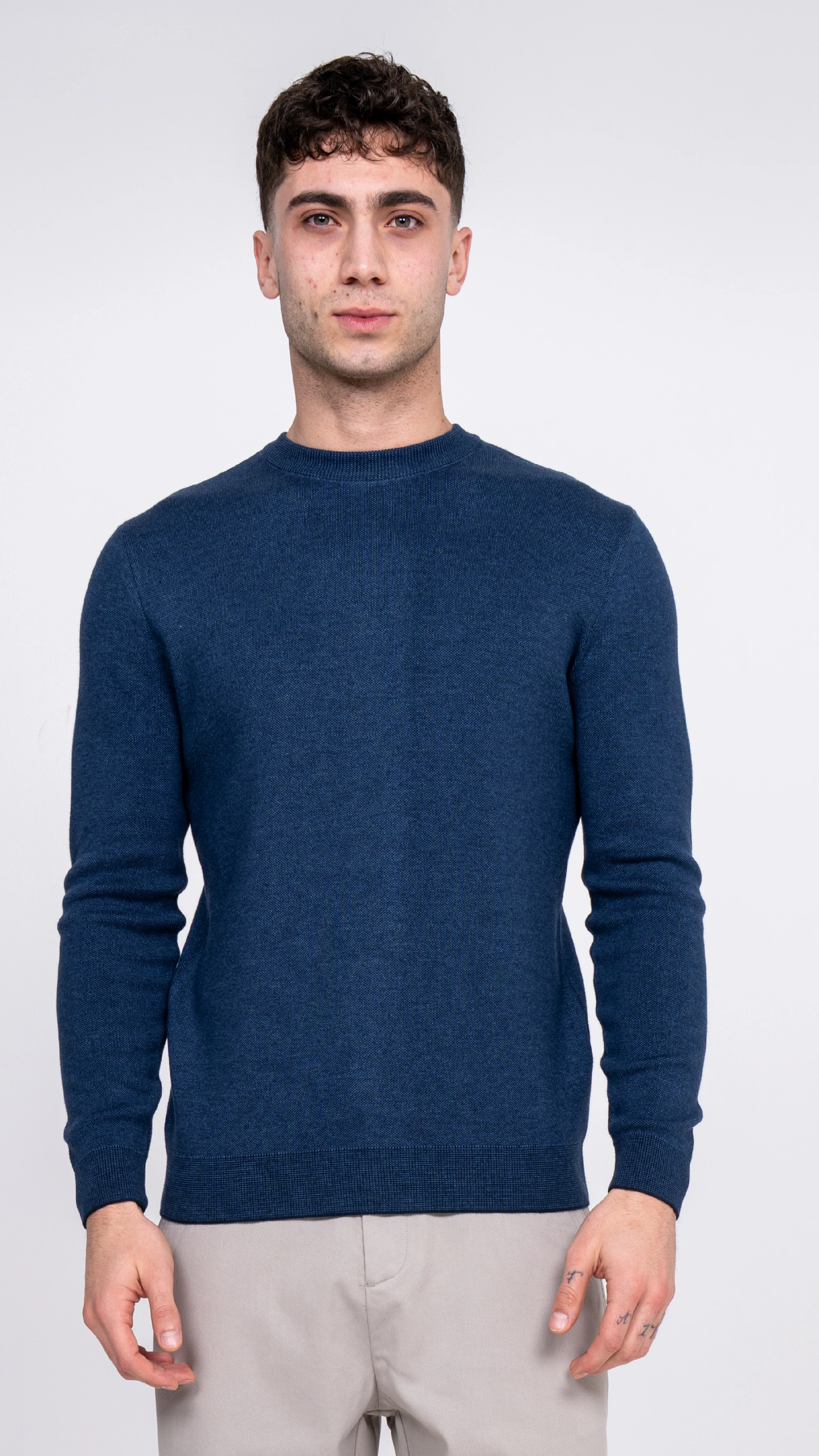 Round Neck Sweater..