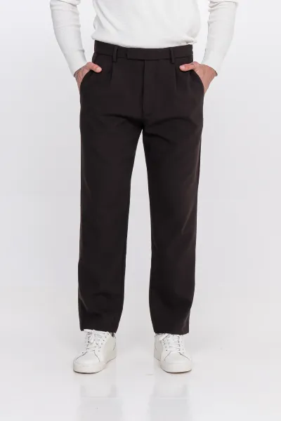 Relaxed Fit Pleated Trouser